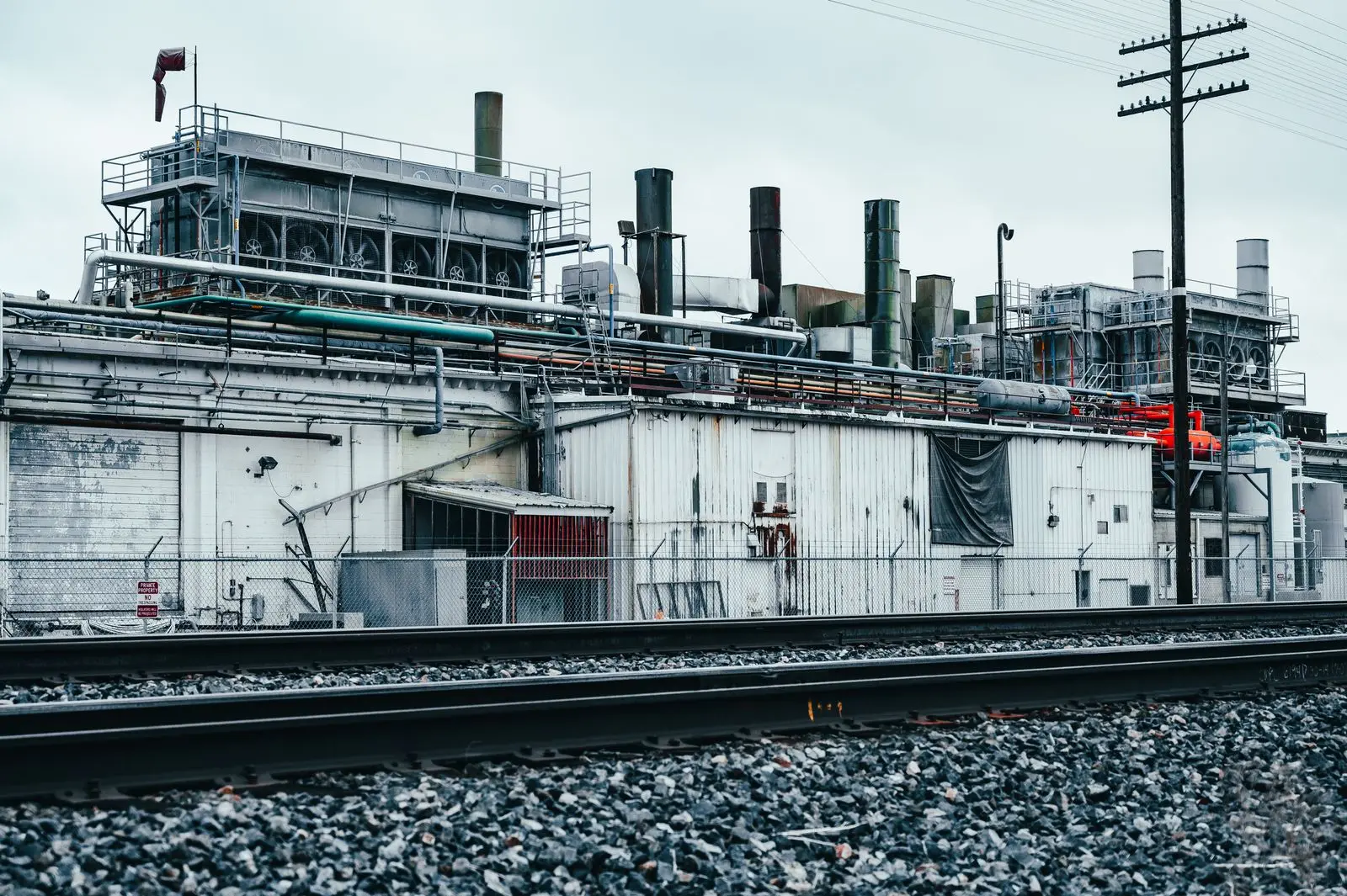 Usine desservie par une voie ferrée