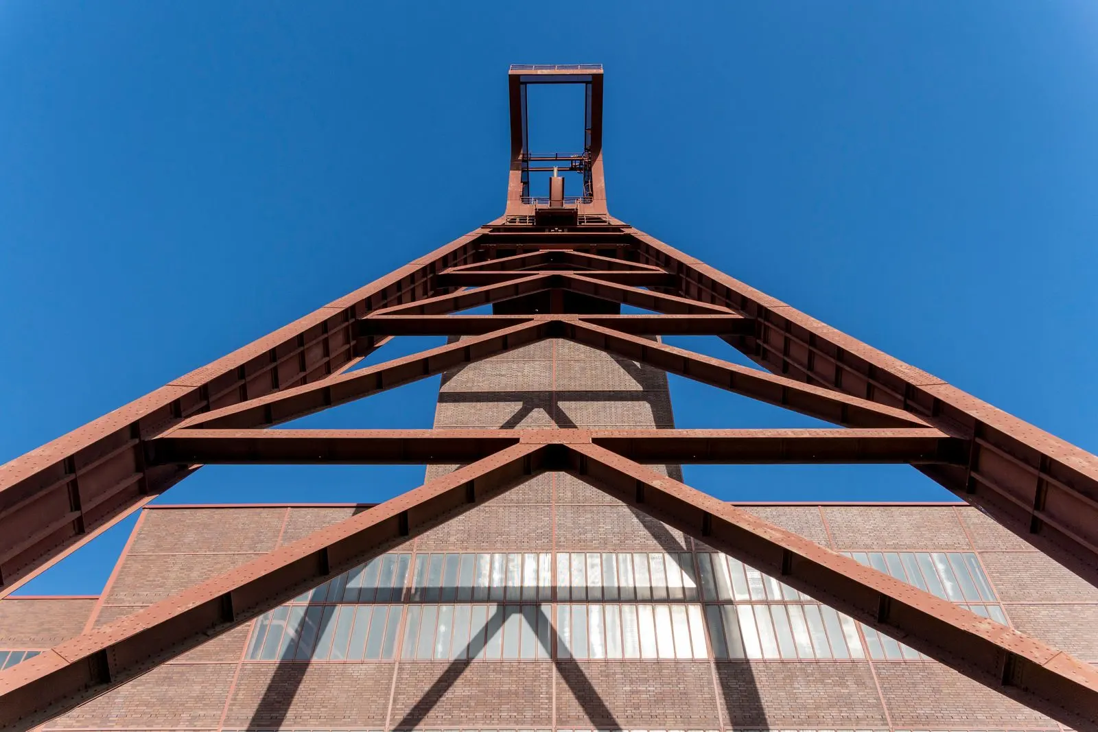 Charpente métallique d'un bâtiment industriel