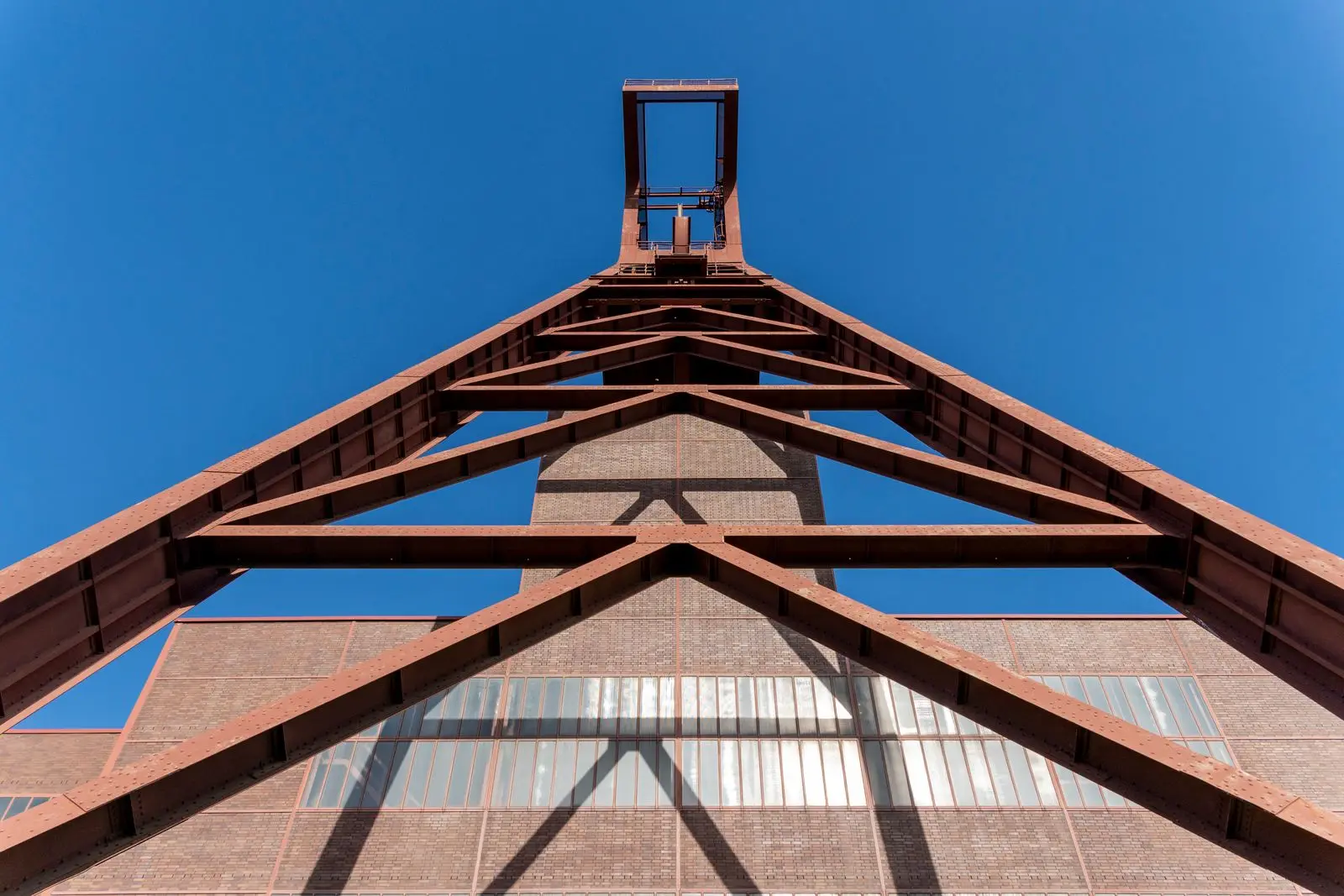 Charpente métallique d'un bâtiment industriel