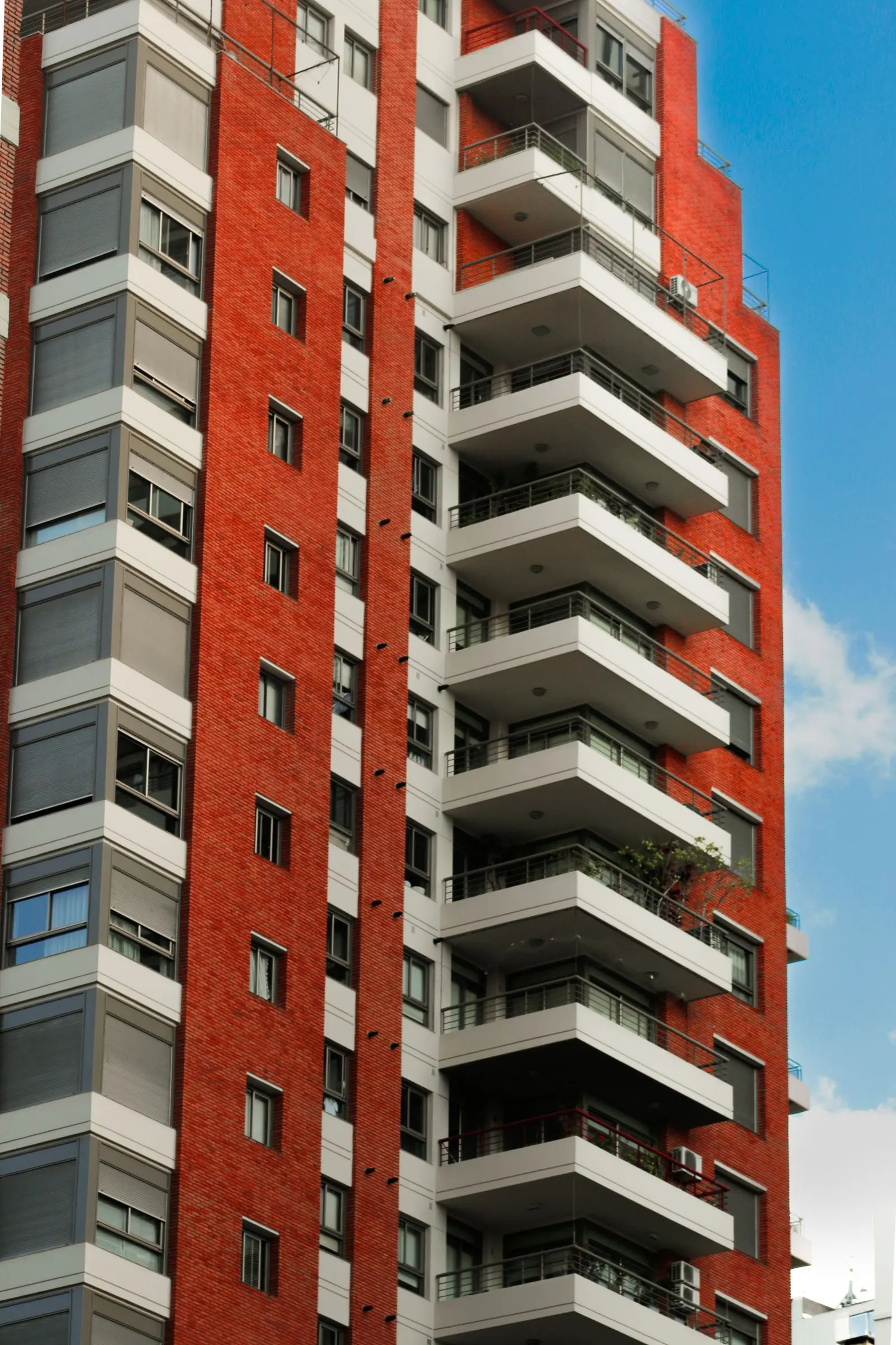 Immeuble résidentiel en brique rouge